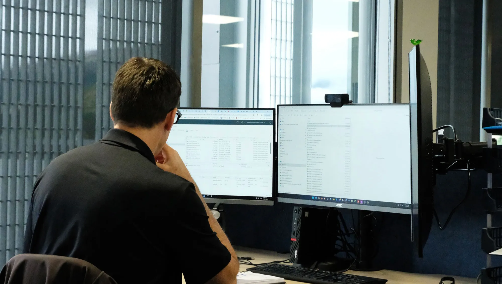 focus team member using computer